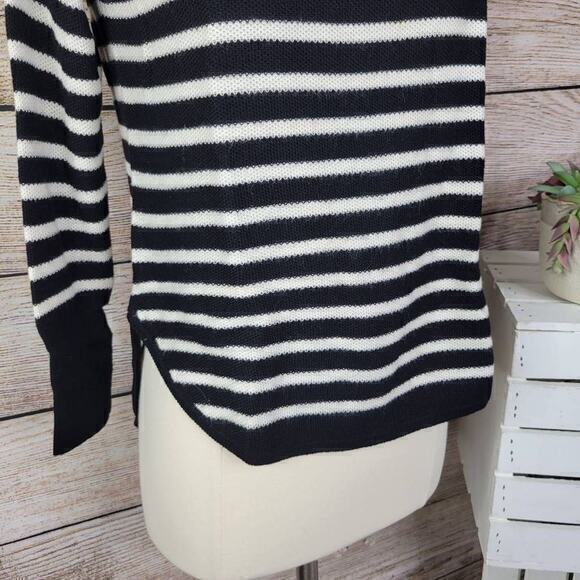 Banana Republic Women’s Pullover Knit Sweater Black & White Stripped Extra Small - Picture 4 of 5